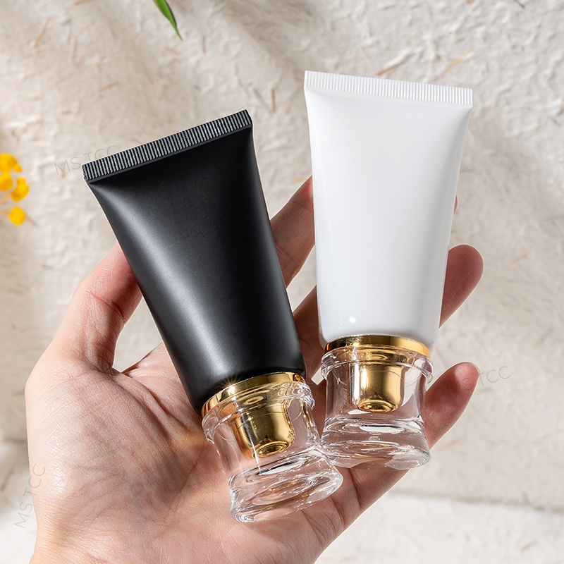 Luxury Skincare Wholesale - 10 個 50 ミリリットルプラスチックスクイズチューブゴールデンアクリル蓋つや消し黒または白の光沢のあるチューブ豪華なスキンケア包装卸売
