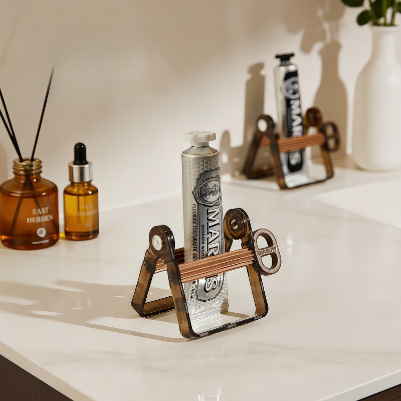 高級手動歯磨き粉絞り器 家庭用回転式ディスペンサー 洗顔料  - Luxury Skincare Cleanser のレビューと価格
